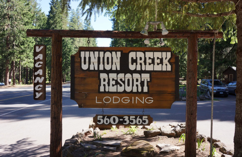 Exterior view of Union Creek Resort.