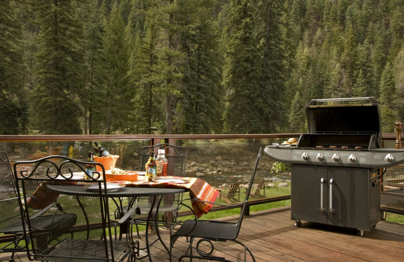 Patio at O-Bar-O Cabins.