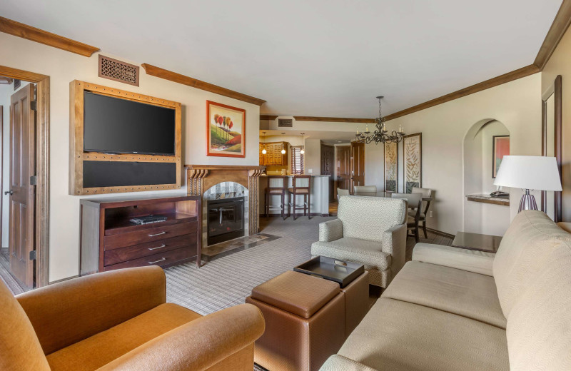 Guest room at Sedona Summit Resort.