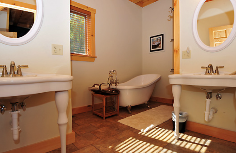 Vacation rental bathroom at Timberline Mountain-Access Properties.