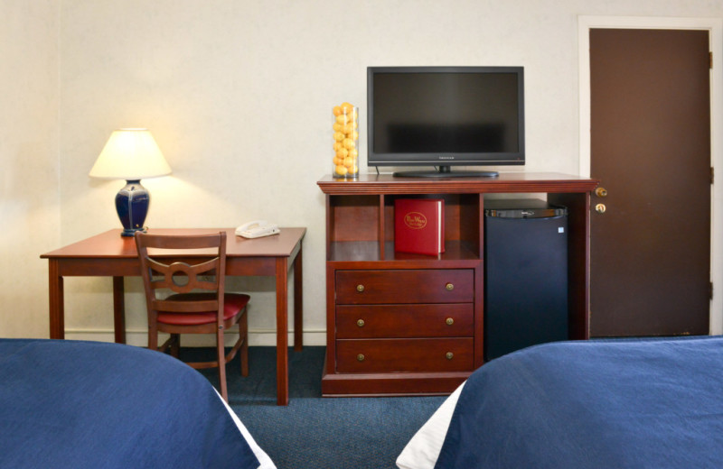 Lodge guest room amenities at Penn Wells Hotel & Lodge.