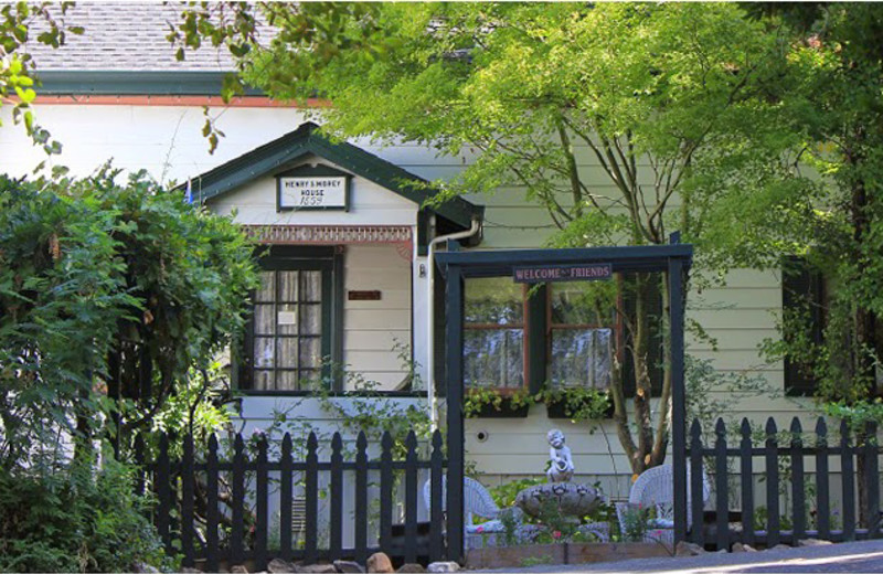 Exterior view of Glen Morey Country House B & B.