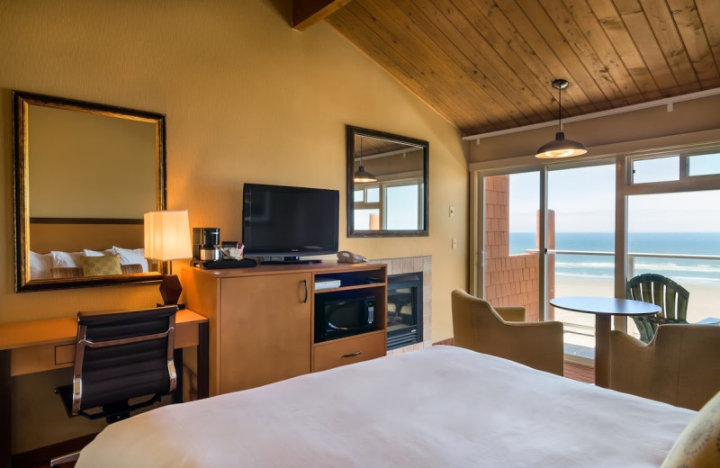 Guest room at Hallmark Resort in Newport.