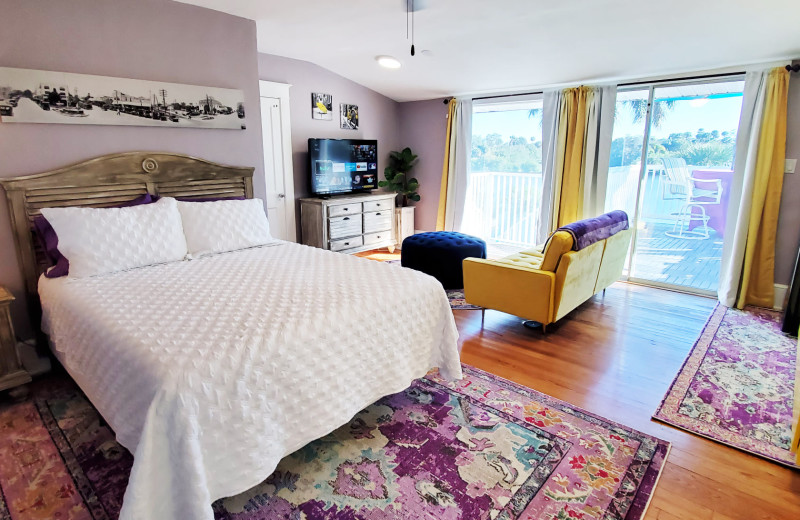 Guest room at Crane Creek Inn Waterfront Bed 