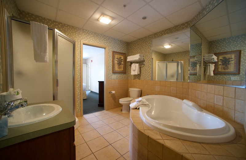 Guest bathroom at Split Rock Resort & Golf Club.