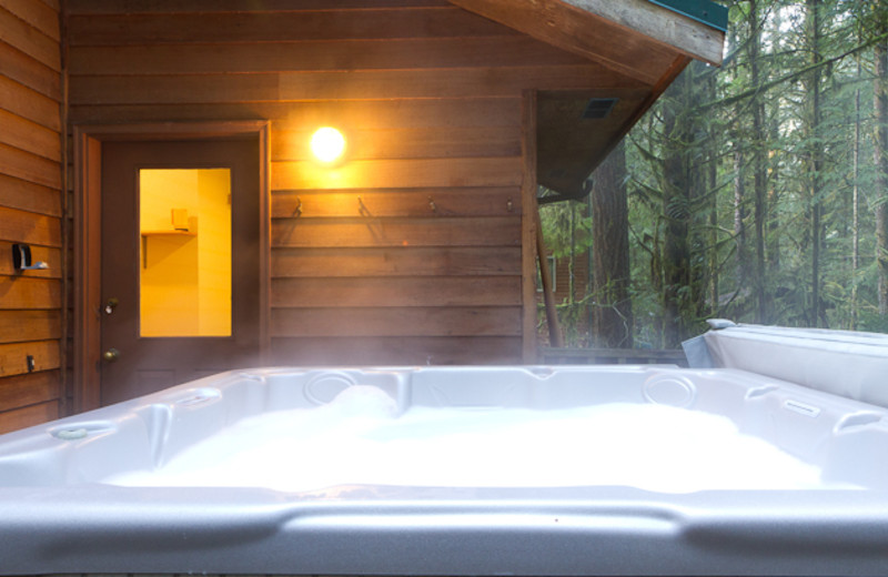 Rental hot tub at Luxury Getaways.