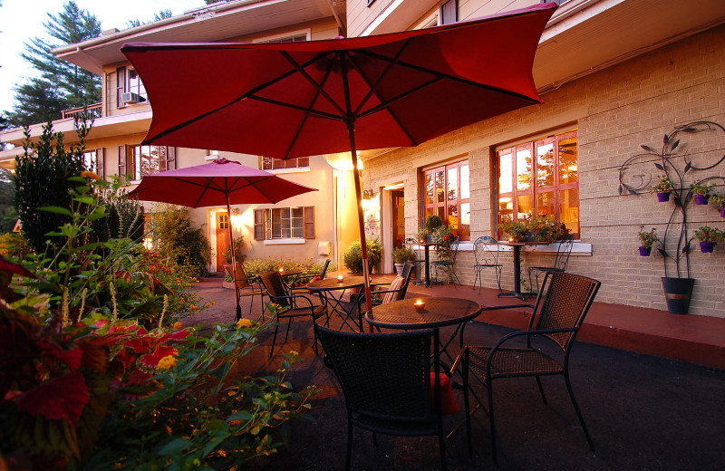 Patio at Lakeview at Fontana.