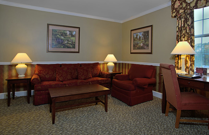 Guest living room at The Spa at Norwich Inn.