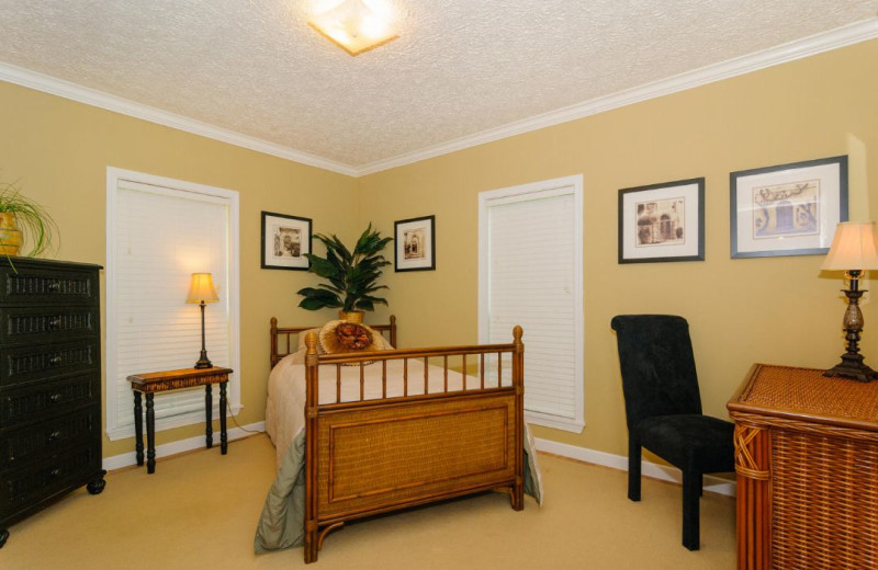 Rental bedroom at Asheville Connections.