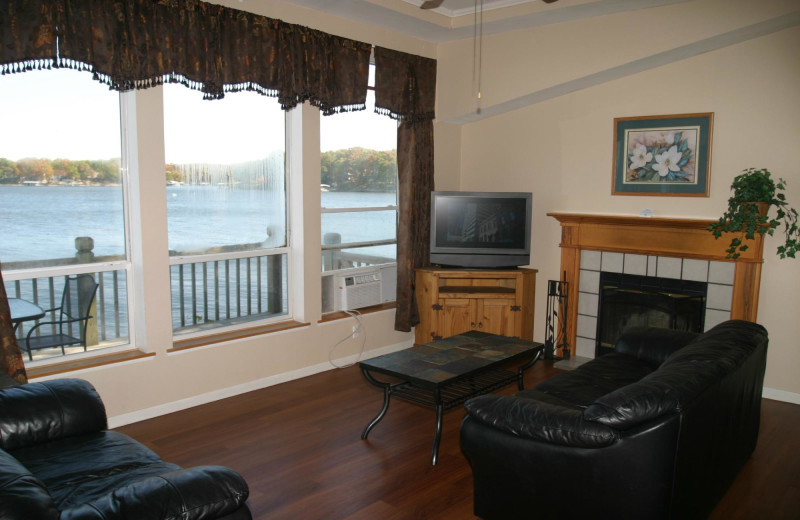 Guest living room at Lakeview Resort - Lake of the Ozarks.