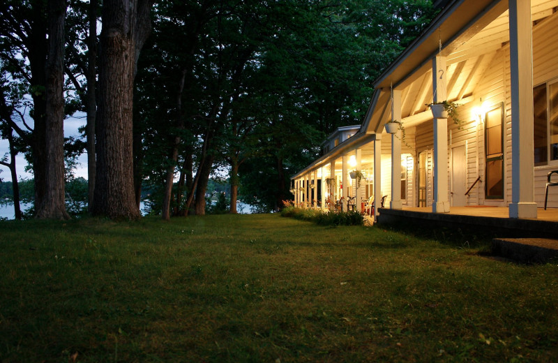 Exterior view of White Birch Lodge.