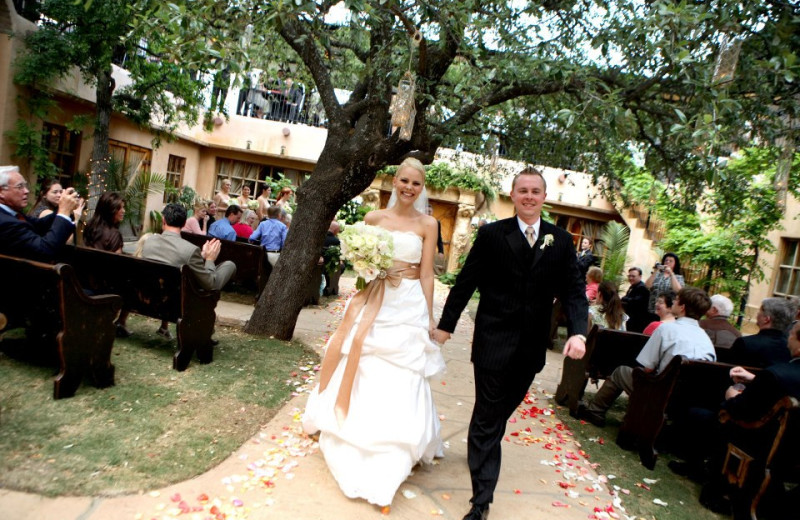 Wedding at Trois Estate at Enchanted Rock.