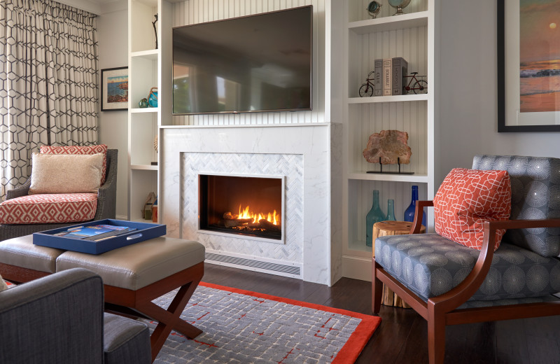 Guest living room at Inn by the Sea.