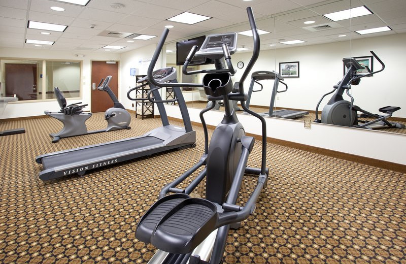 Fitness center at Holiday Inn Express & Suites Lander.