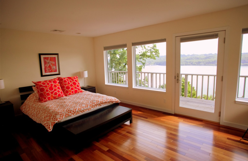 Riverknoll House bedroom at Buttermilk Falls Inn & Spa.