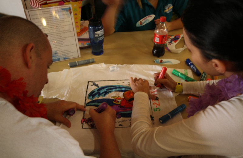 Crafts at Maui Sands Resort & Indoor Waterpark.