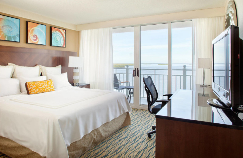 Guest room at Sanibel Harbour Resort 