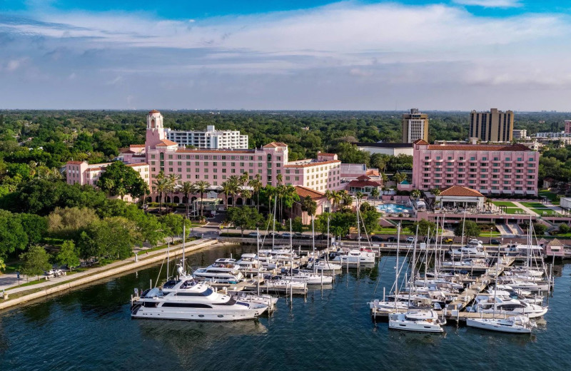 Exterior view of Renaissance Vinoy Resort.