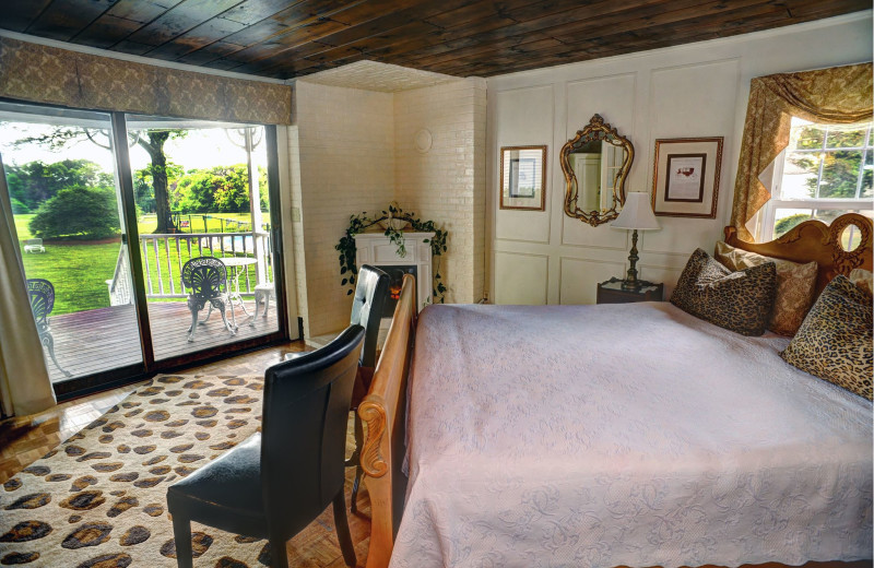 Guest room at Jacob Hill Farm Inn.