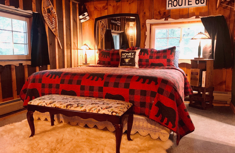 Guest room at Grunberg Haus Vermont Bed 