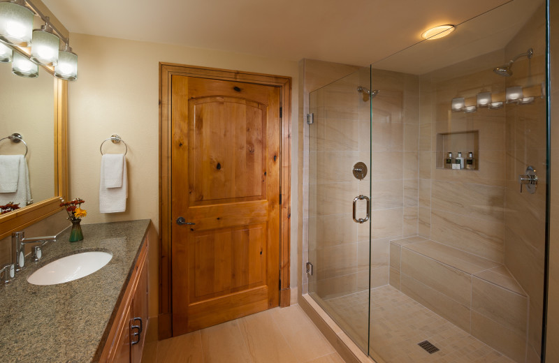 Guest bathroom at Grand Summit.