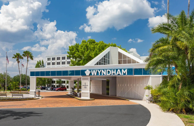 Exterior view of Wyndham Orlando Resort 