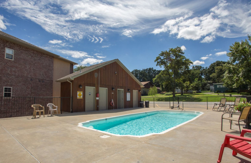 Outdoor pool at Vickery Resort On Table Rock Lake.