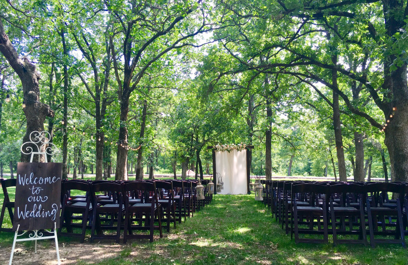 POSTOAK is the perfect location for your outdoor ceremony (and has multiple ceremony sites to choose from)!