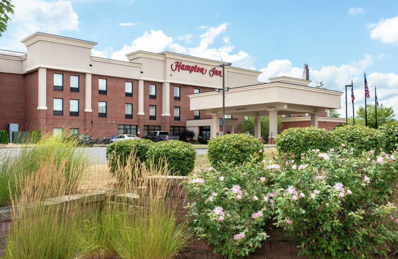 Exterior view of Hampton Inn Akron-South, OH.