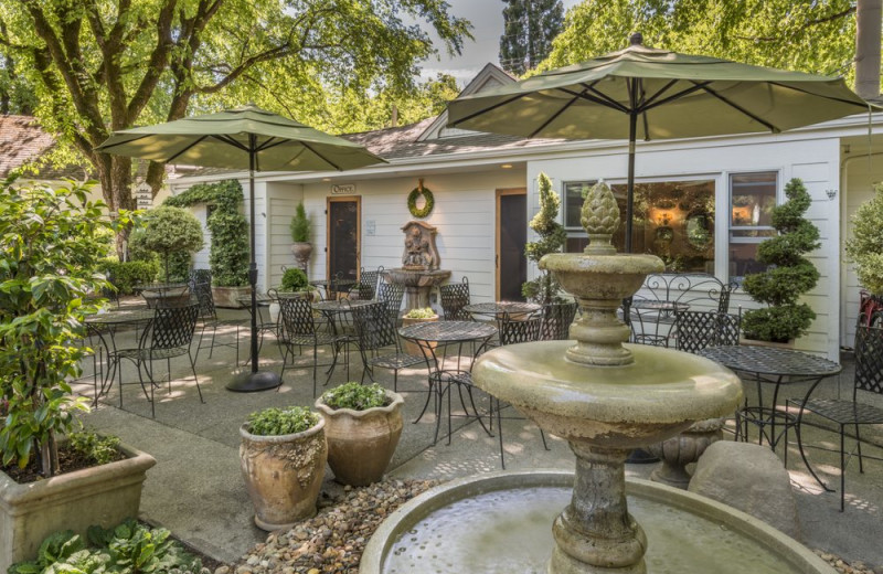 Patio at Cottage Grove Inn.