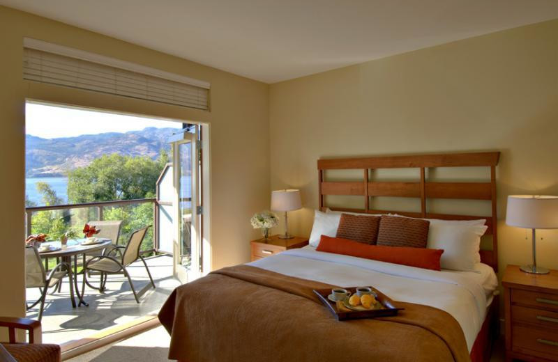 Guest room at The Cove Lakeside Resort.