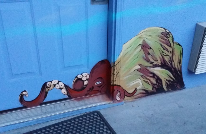 Mural at Aqua Breeze Inn.