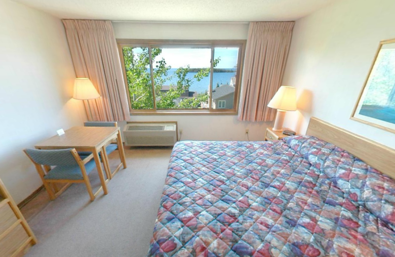 Guest room at Aspen Lodge.