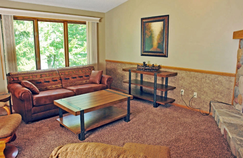 Guest living room at The Beacons of Minocqua.
