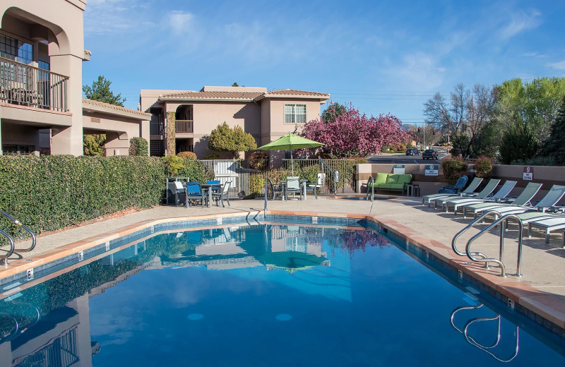 Outdoor pool at Sedona Real Inn 