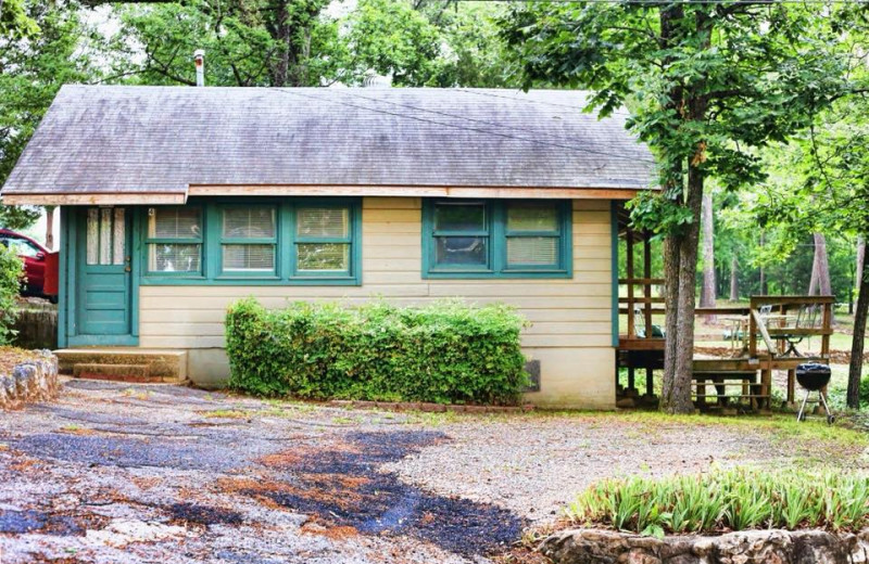 Cabin exterior at Knollwood Lodge.