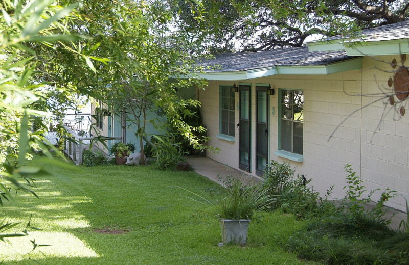 Exterior view of  Lakeside Lodge on East Lake Buchanon.