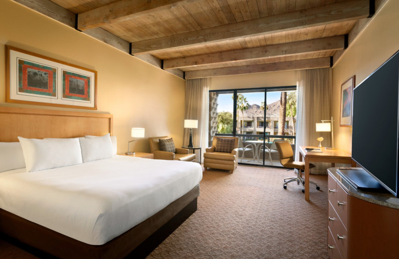 Guest room at Hilton Doubletree Paradise Valley Resort of Scottsdale.