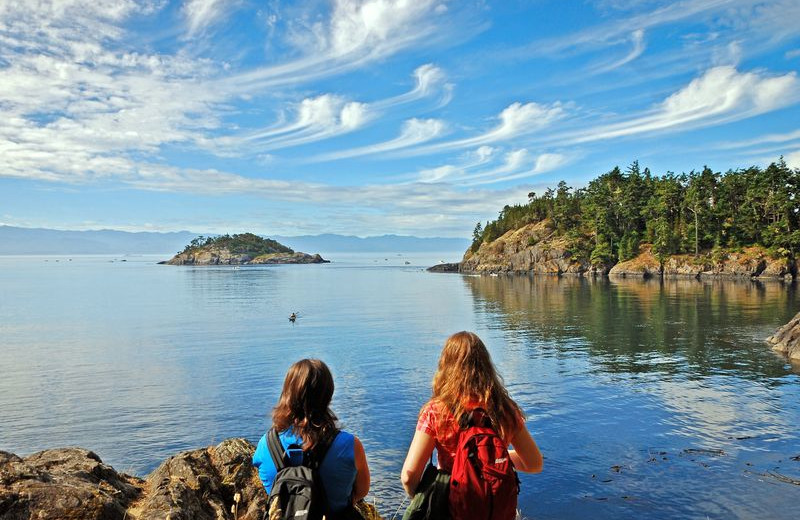 Hiking at Sunrise Ridge Waterfront Resort.