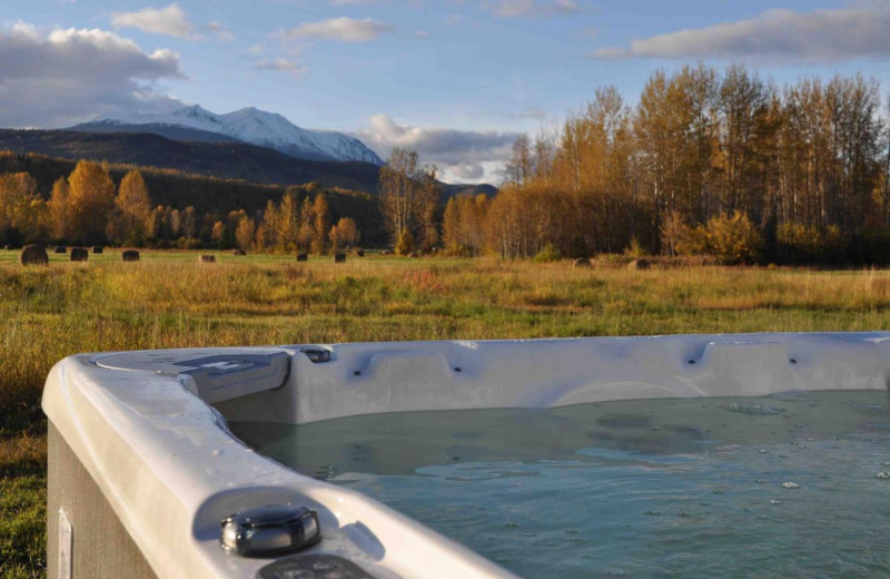 Hot tub at Frontier Experience.