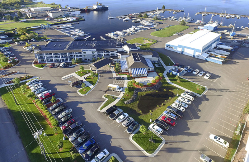 Park Point Marina Inn