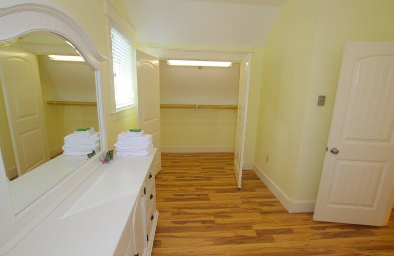 Guest bathroom at Sheepscot Harbour Village & Resort.