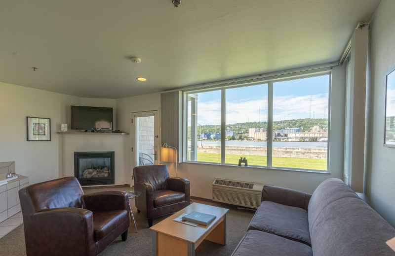 Guest living room at South Pier Inn.