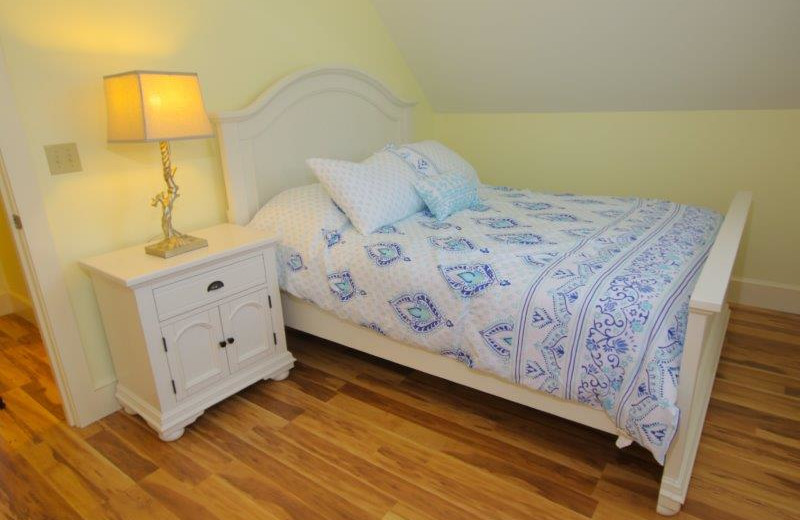 Guest bedroom at Sheepscot Harbour Village & Resort.