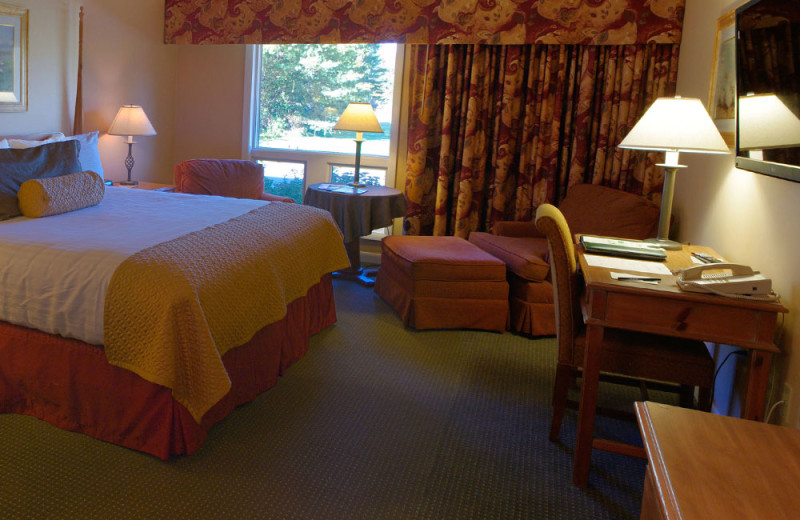 Guest room at Stoweflake Mountain Resort & Spa.