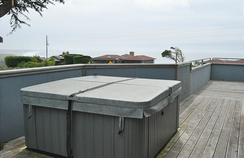 Rental hot tub at Irish Beach Rental Agency.