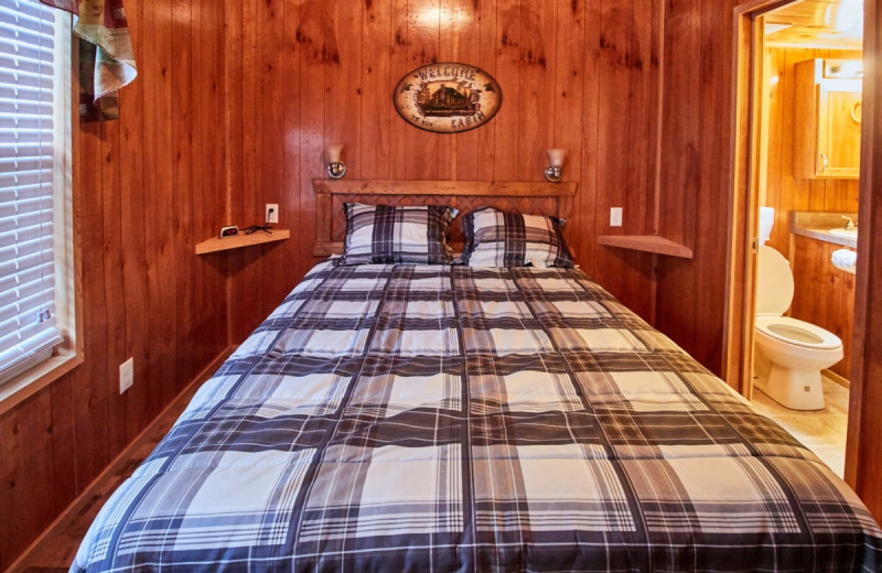 Cabin bedroom at Lone Star Jellystone.