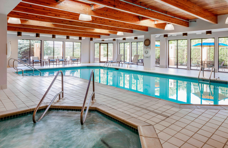 Indoor pool at Courtyard Cranbury South Brunswick.