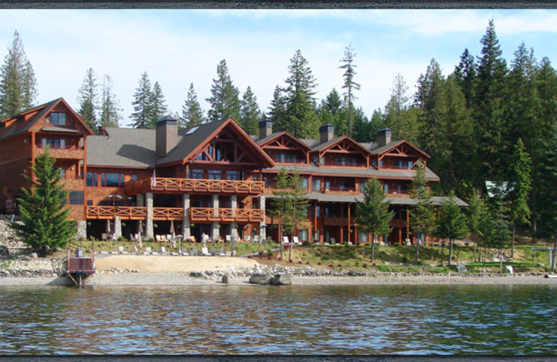 Exterior view of The Lodge at Sandpoint.