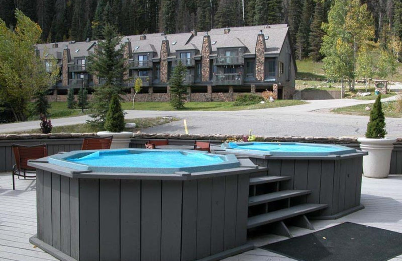 Hot tub at Cascade Village Condominiums.